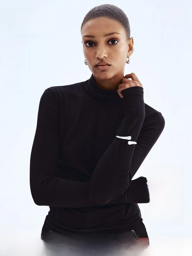 Женская футболка H&M с высоким воротником и длинным светом, зимняя круглая футболка из волокна с волокном, повседневная универсальная повседневная одежда
Женская футболка H&M с высоким воротником и длинным светом, зимняя круглая футболка из волокна с волокном, повседневная универсальная повседневная одежда