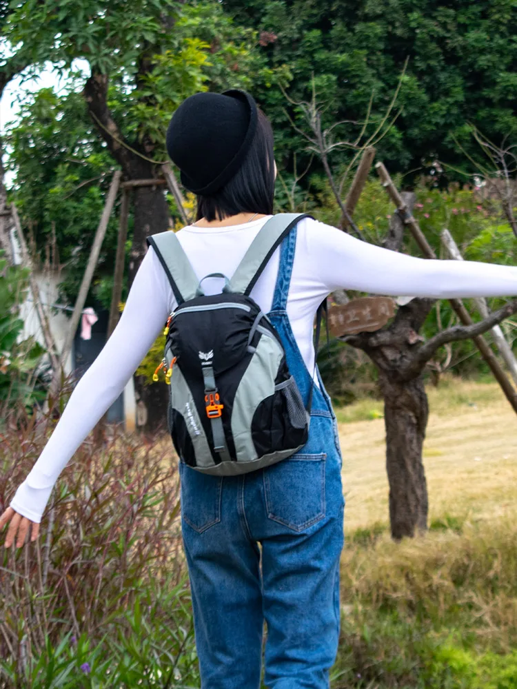 Ultra-Light Outdoor Women's Backpack 15L Climbing Travel Bag Fashionable New 2026 Model Nylon Material Water Bottle Pocket
Ultra-Light Outdoor Women's Backpack 15L Climbing Travel Bag Fashionable New 2026 Model Nylon Material Water Bottle Pocket