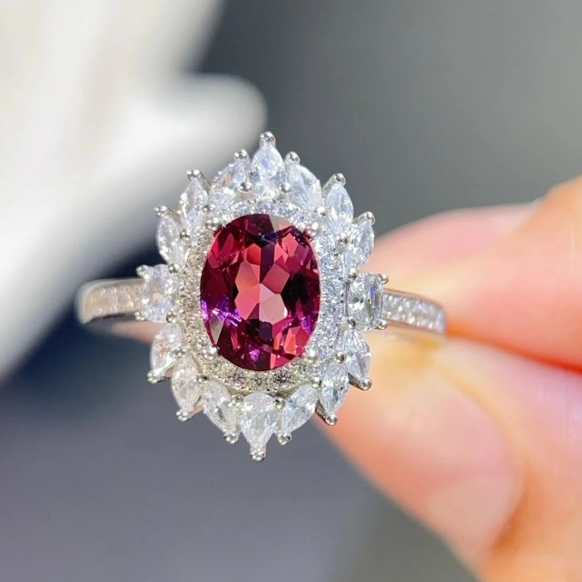 925 Silver Natural Pyrope Garnet Ring 6x8mm Genuine Garnet Silver Ring with Certificate 18K Gold Plated Silver Fine Jewelry
925 Silver Natural Pyrope Garnet Ring 6x8mm Genuine Garnet Silver Ring with Certificate 18K Gold Plated Silver Fine Jewelry