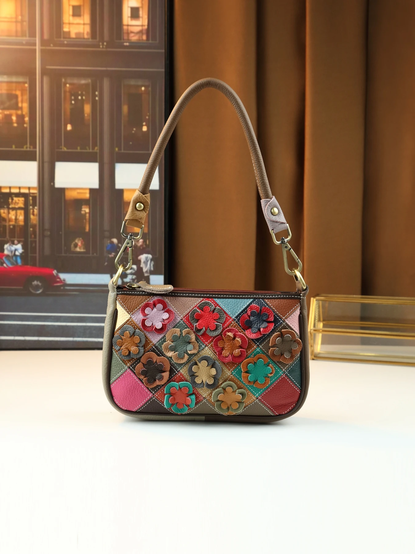 2025 модная женская сумка ручной работы из кожи с ромбическим цветком, повседневная сумка на выход, маленькая квадратная сумка на плечо, разные цвета
2025 модная женская сумка ручной работы из кожи с ромбическим цветком, повседневная сумка на выход, маленькая квадратная сумка на плечо, разные цвета