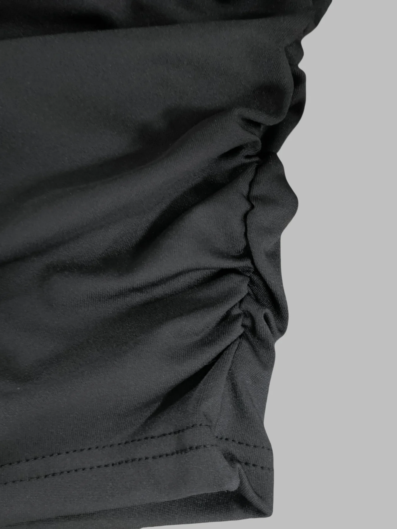 Элегантная женская универсальная повседневная рабочая футболка из двух предметов в европейском и американском стиле со складками и очень облегающим кроем.
Элегантная женская универсальная повседневная рабочая футболка из двух предметов в европейском и американском стиле со складками и очень облегающим кроем.