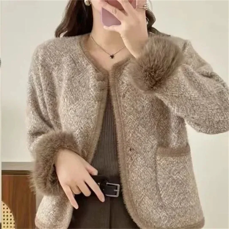 Woman Clothes Cardigan for Women High-grade Small Fragrance Coat Women's Autumn and Winter Outside the Cardigan Outside Coat
Woman Clothes Cardigan for Women High-grade Small Fragrance Coat Women's Autumn and Winter Outside the Cardigan Outside Coat