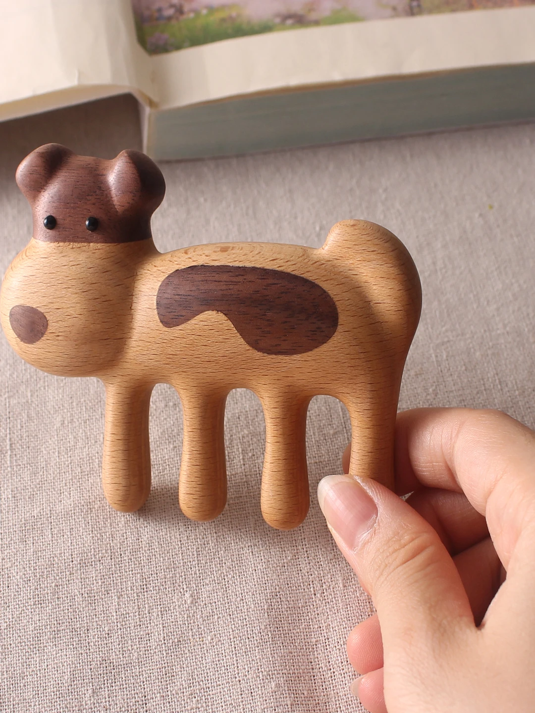 Dog Massage Comb Multi-Functional Wooden Hair Scalp Meridian Brush Creative Gift Shaving Tool Portable Personal Care Comb
Dog Massage Comb Multi-Functional Wooden Hair Scalp Meridian Brush Creative Gift Shaving Tool Portable Personal Care Comb
