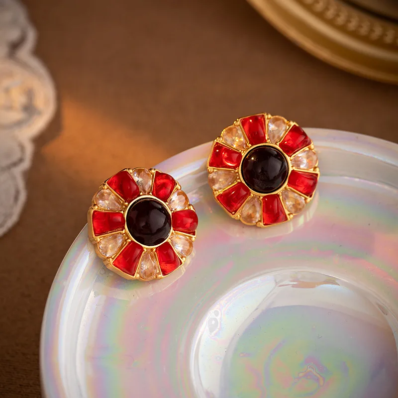 Vintage Elegant Red Resin Solar Circle Stud Earrings for Women Girl Party Jewelry Advanced Sense Color Matching Ear Stud INS
Vintage Elegant Red Resin Solar Circle Stud Earrings for Women Girl Party Jewelry Advanced Sense Color Matching Ear Stud INS