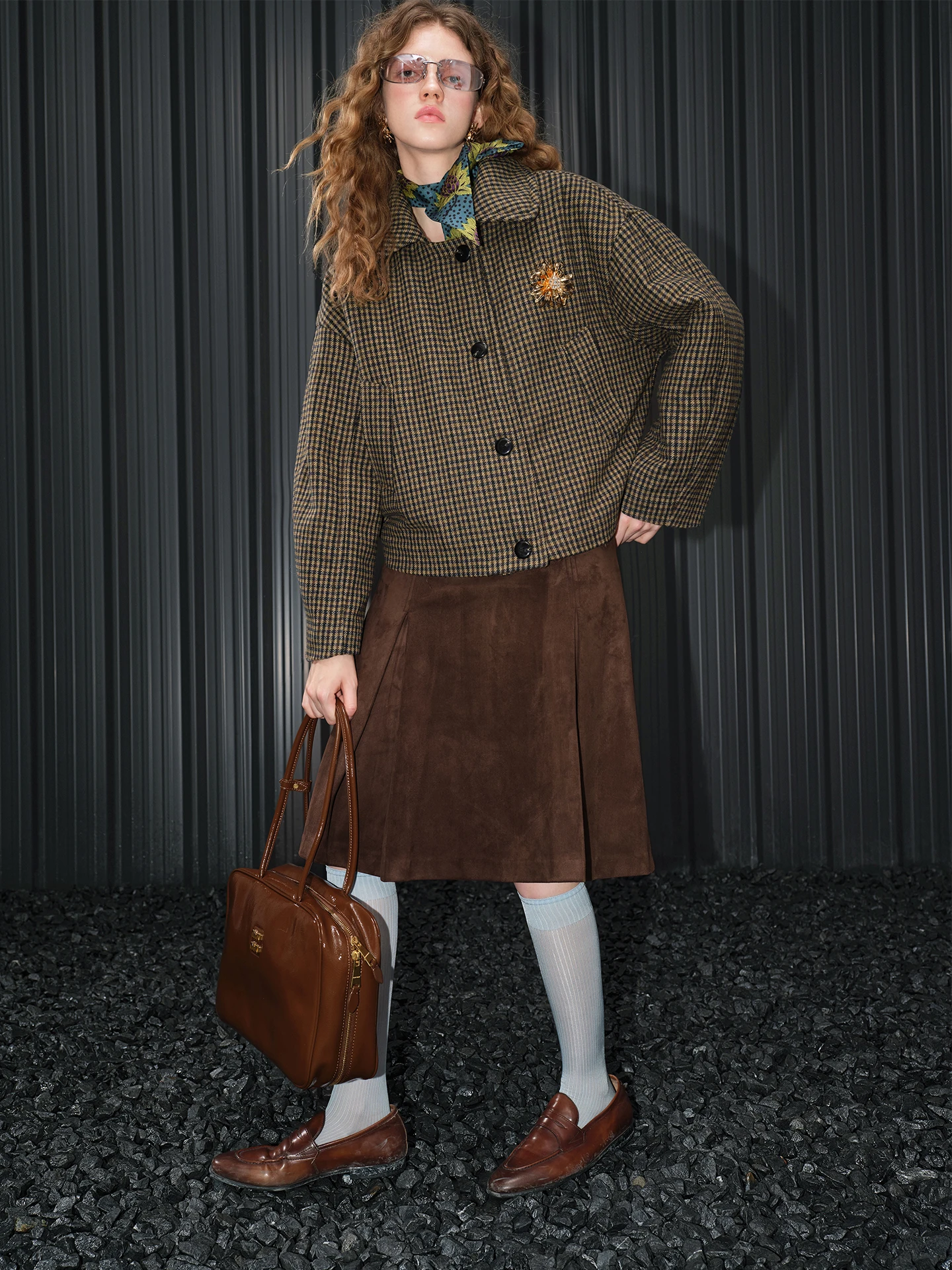 Warm Woolen Plaid Jacket Women's Street Style Fashion Design Autumn Winter New Arrival Short Length Long Sleeve Button up Coat
Warm Woolen Plaid Jacket Women's Street Style Fashion Design Autumn Winter New Arrival Short Length Long Sleeve Button up Coat