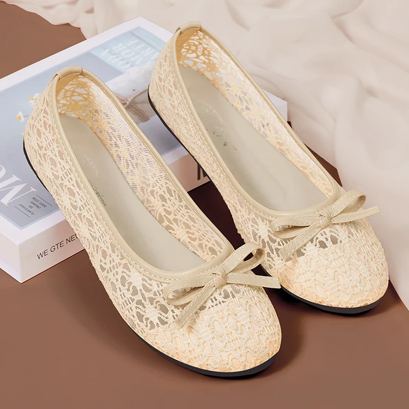 Ladies Slip-On Breathable Mesh Flat Bottom Shoes Beijing Style Summer Casual round Toe Anti-Slip Footwear for Middle-Aged Women
Ladies Slip-On Breathable Mesh Flat Bottom Shoes Beijing Style Summer Casual round Toe Anti-Slip Footwear for Middle-Aged Women