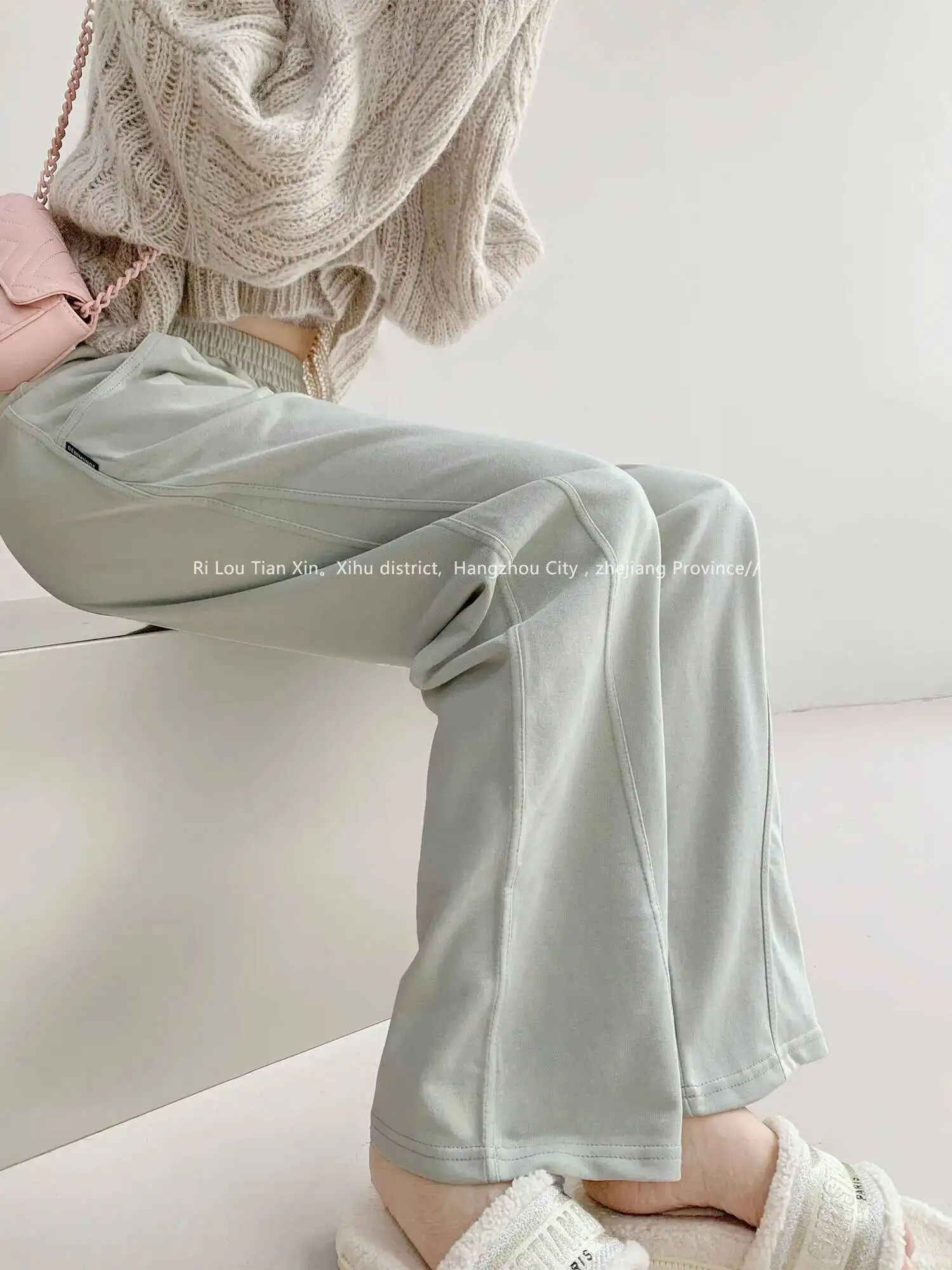 Модные женские повседневные спортивные брюки в уличном стиле, весна/осень, новая модная модель, прямые брюки с высокой талией, широкие штаны-джоггеры WAJZ
Модные женские повседневные спортивные брюки в уличном стиле, весна/осень, новая модная модель, прямые брюки с высокой талией, широкие штаны-джоггеры WAJZ