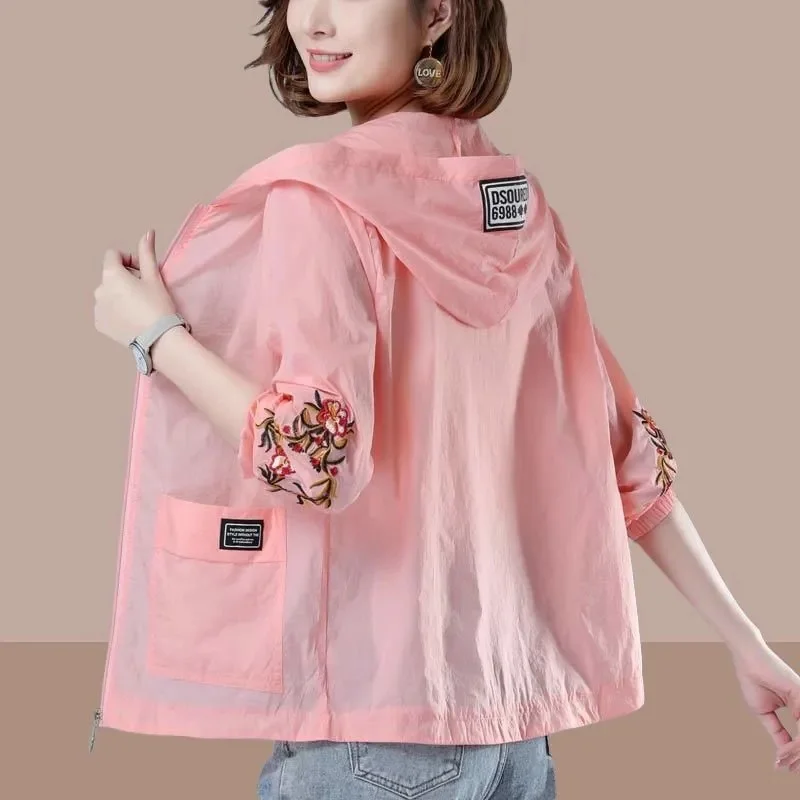 Hooded Summer Coat Women's Anti-UV Breathable Thin Sunscreen Clothing Long-Sleeved Short Femme Korean Version Loose Jacket
Hooded Summer Coat Women's Anti-UV Breathable Thin Sunscreen Clothing Long-Sleeved Short Femme Korean Version Loose Jacket