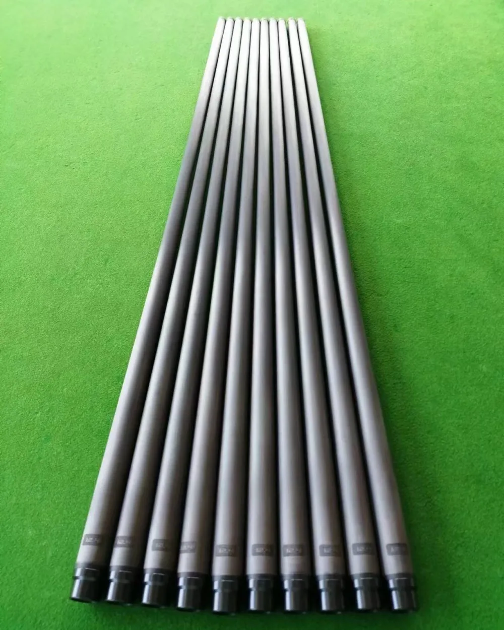 Customizable 11.8mm-12.8mm Carbon Fiber Pool & Snooker Cue Shaft Pro Conical Taper 12.4~21.4 *737mm
Customizable 11.8mm-12.8mm Carbon Fiber Pool & Snooker Cue Shaft Pro Conical Taper 12.4~21.4 *737mm