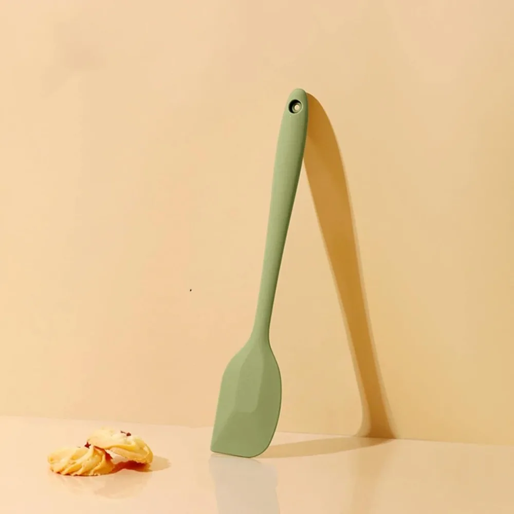Household kitchen silicone scraper integrated cream cake scraper large soft scraper small jam knife (starting from 2, retail price total 2)
Household kitchen silicone scraper integrated cream cake scraper large soft scraper small jam knife (starting from 2, retail price total 2)
