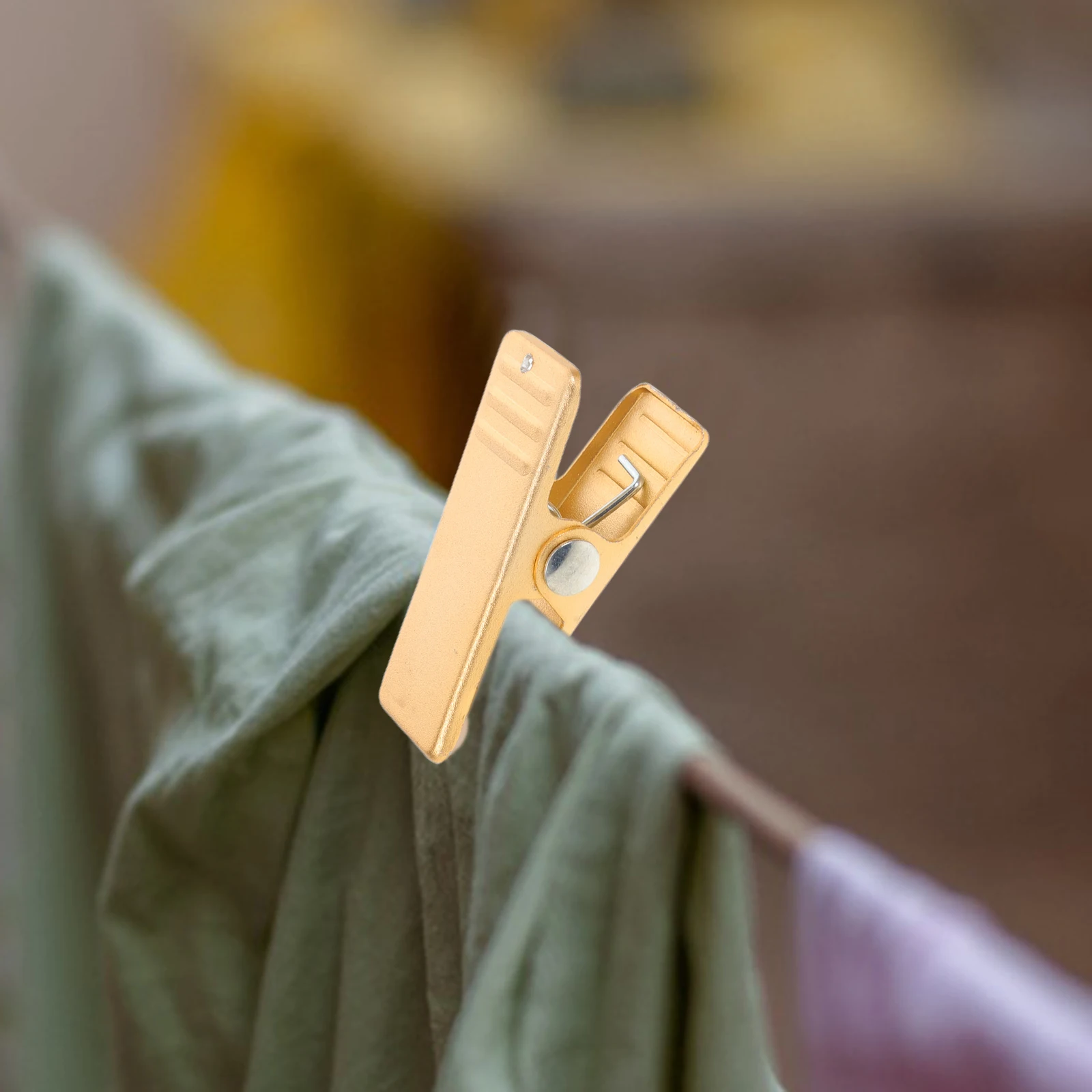 6pcs Thickened Windproof Clothes Clamps Strong Hold Clips Heavy Duty Large Size Metal Laundry Pegs For Quilts Blankets
6pcs Thickened Windproof Clothes Clamps Strong Hold Clips Heavy Duty Large Size Metal Laundry Pegs For Quilts Blankets
