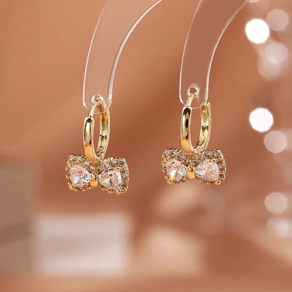 Fashionable and exquisite micro-paved zircon bow earrings, high-end versatile earrings, niche light luxury and elegant earrings
Fashionable and exquisite micro-paved zircon bow earrings, high-end versatile earrings, niche light luxury and elegant earrings