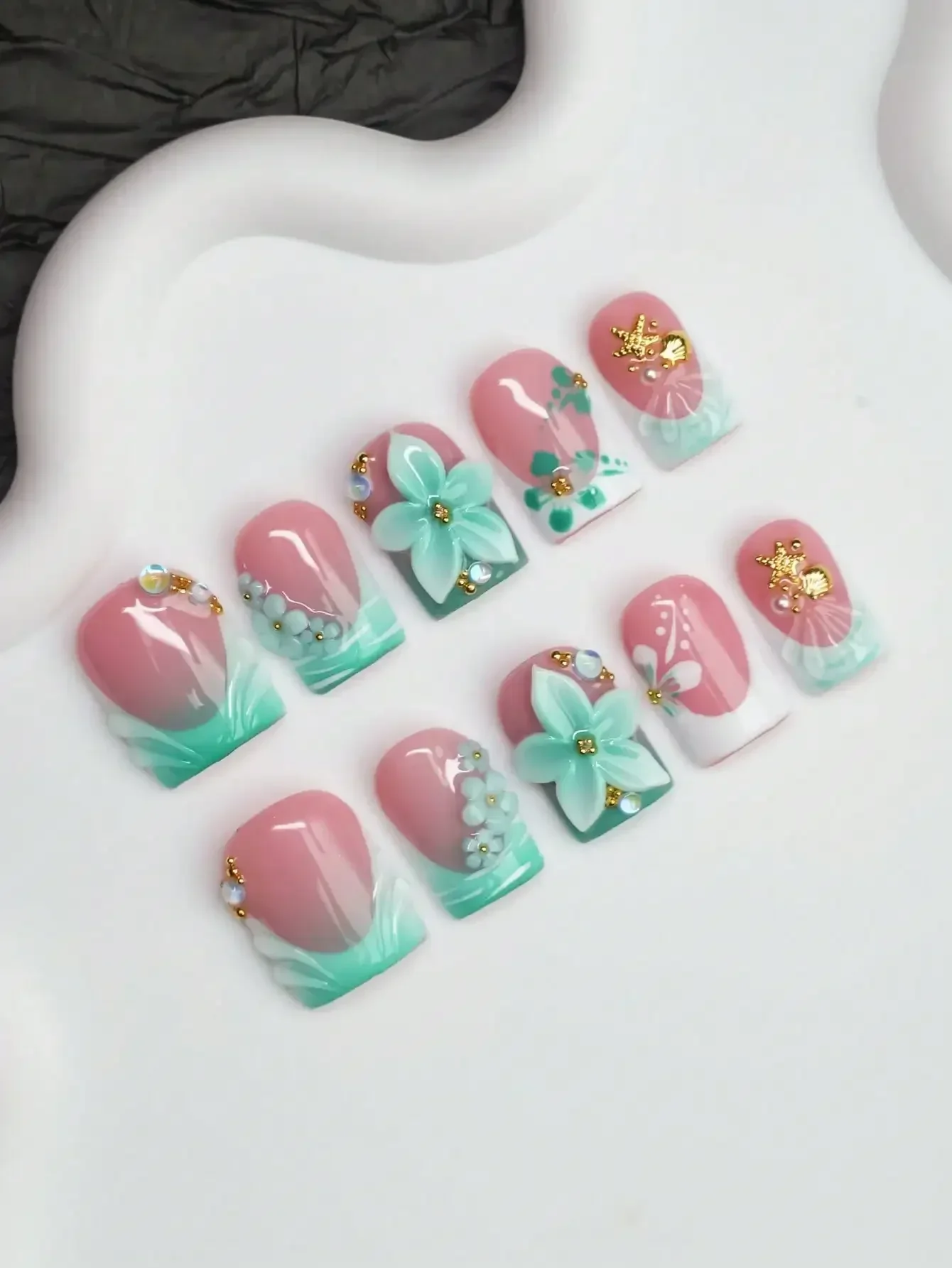 10pcs Square Shaped Handmade Nail Tips, Y2K Baddie Style, Nude, Green Color With French Tips, Carved Flowers, Polka Dots, Seashe
10pcs Square Shaped Handmade Nail Tips, Y2K Baddie Style, Nude, Green Color With French Tips, Carved Flowers, Polka Dots, Seashe