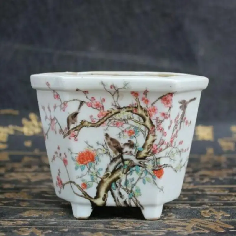 Chinese Traditional porcelain flowerpots of plant flowerpot Creative Ornament
Chinese Traditional porcelain flowerpots of plant flowerpot Creative Ornament