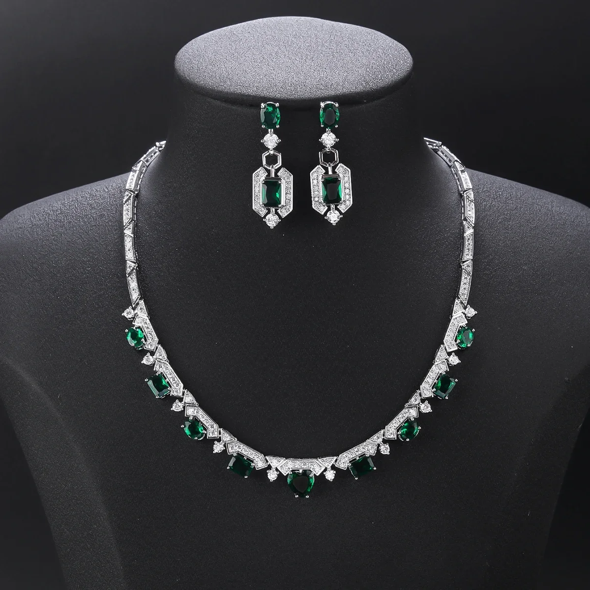 High Quality Colorful Cubic Zirconia Brides Wedding Necklace Earrings Set Lady Party Accessories CN11600
High Quality Colorful Cubic Zirconia Brides Wedding Necklace Earrings Set Lady Party Accessories CN11600