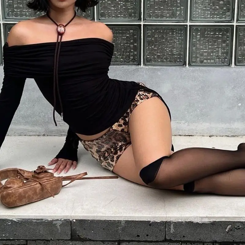 American Leopard Print Low Waist Contrast Sequined Shorts Splicing Spice Girls Slim Hot Pants Women Wear Leggings in Spring
American Leopard Print Low Waist Contrast Sequined Shorts Splicing Spice Girls Slim Hot Pants Women Wear Leggings in Spring