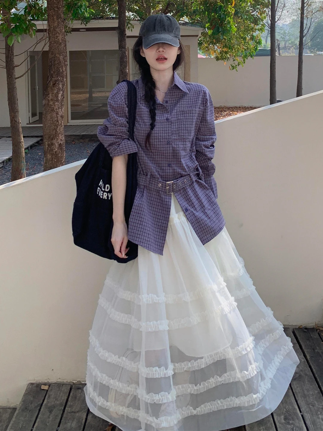 Уникальная фиолетовая клетчатая рубашка-жакет с длинным рукавом для женщин, весна 2026, новая модель, красивый топ с завышенной талией, французский стиль, свободный крой.
Уникальная фиолетовая клетчатая рубашка-жакет с длинным рукавом для женщин, весна 2026, новая модель, красивый топ с завышенной талией, французский стиль, свободный крой.