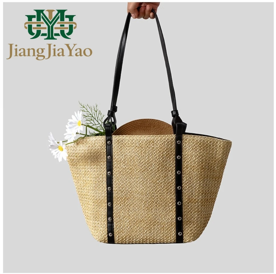 Ladies' Casual Versatile Woven Grass Bag Women's New Vacation Beach Bag College Girls Large Capacity Square Rivet Tote Bag
Ladies' Casual Versatile Woven Grass Bag Women's New Vacation Beach Bag College Girls Large Capacity Square Rivet Tote Bag