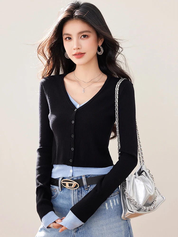 Fake Two-piece Knitted Cardigan Women Niche Design V-neck Long Sleeved Sweater Fashion Slim Fit Tops 2025 New
Fake Two-piece Knitted Cardigan Women Niche Design V-neck Long Sleeved Sweater Fashion Slim Fit Tops 2025 New