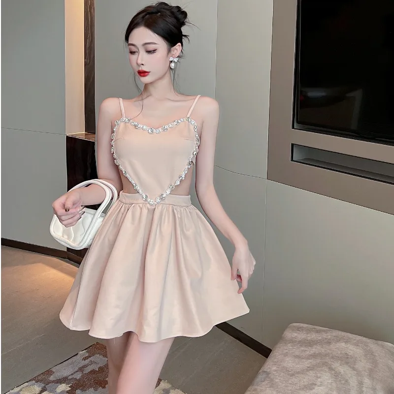 2024 New Women'S Fashion Bead Chain Crystal Design Dress Sexy Sleeveless Backless Celebrity Party Dress
2024 New Women'S Fashion Bead Chain Crystal Design Dress Sexy Sleeveless Backless Celebrity Party Dress