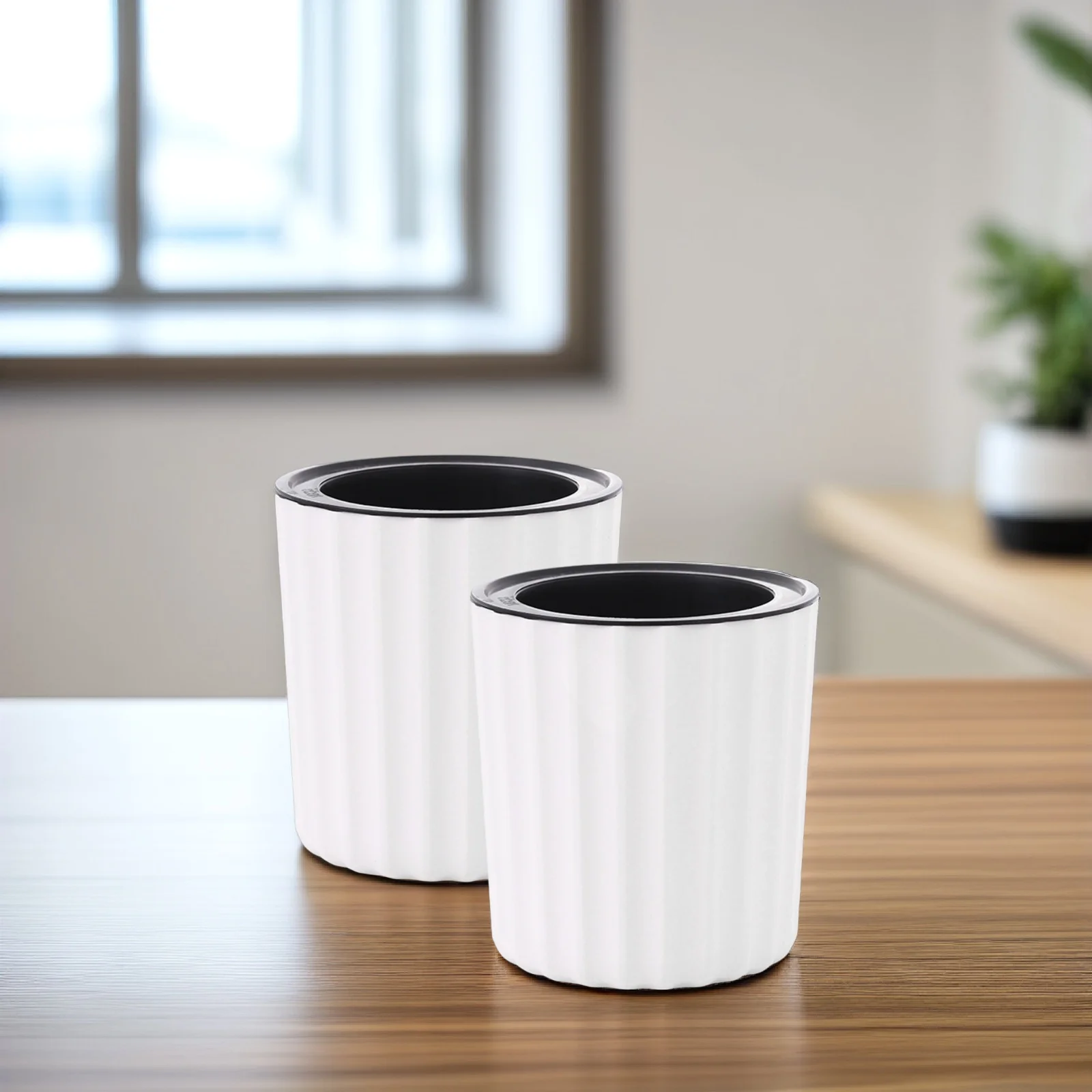 2Pcs Self Watering Flower Pots White 180# Small Plastic Planters for Indoor Balcony Desk Resin Planter Succulents Office 
2Pcs Self Watering Flower Pots White 180# Small Plastic Planters for Indoor Balcony Desk Resin Planter Succulents Office