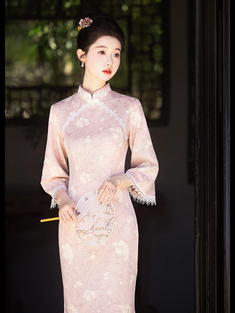 Young Sle Pink Snowflake Velvet Flag Robe Dr Ele Reformed Chinese New Version Long Sve Daily Wear Retro Wind
Young Sle Pink Snowflake Velvet Flag Robe Dr Ele Reformed Chinese New Version Long Sve Daily Wear Retro Wind