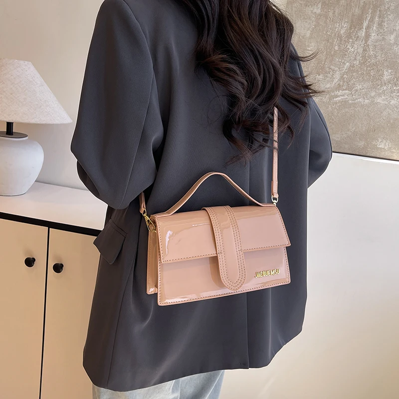 Modern Shoulder Bag Perfect for Work Commute Travel Durable PU Leather Lightweight Easy to Clean
Modern Shoulder Bag Perfect for Work Commute Travel Durable PU Leather Lightweight Easy to Clean