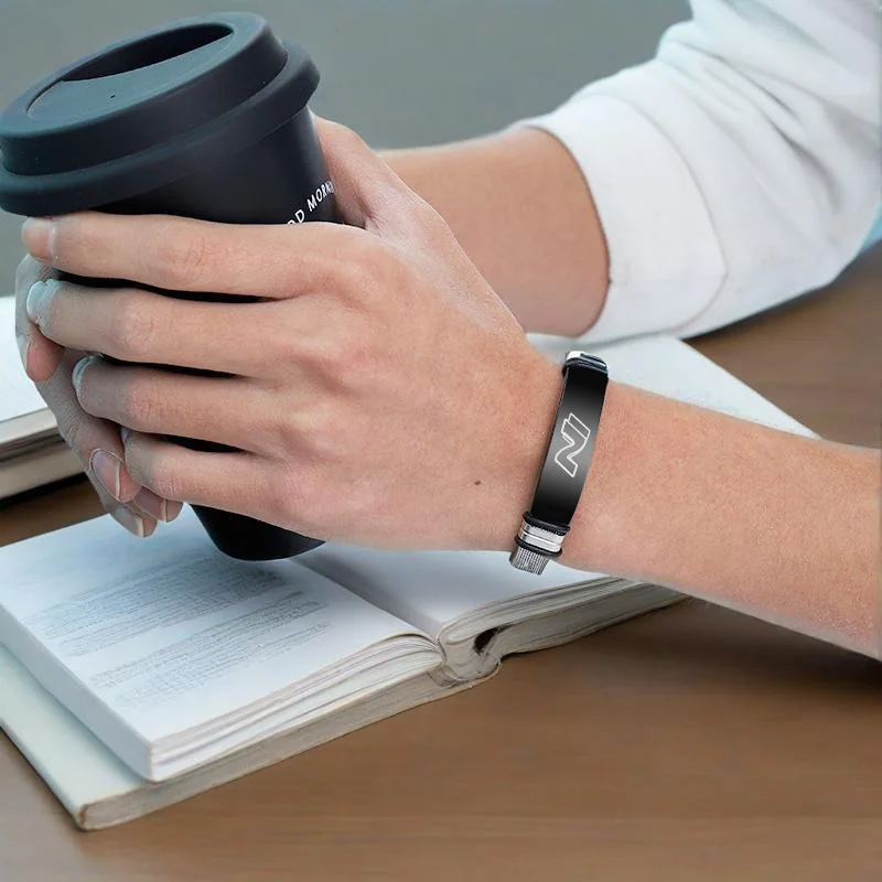 Автомобильный браслет на запястье Seires, спортивный браслет для Hyundai N Elantra Kona Sonata Tucson N Line I10 I20 I30 I40 IX20 I35
Автомобильный браслет на запястье Seires, спортивный браслет для Hyundai N Elantra Kona Sonata Tucson N Line I10 I20 I30 I40 IX20 I35