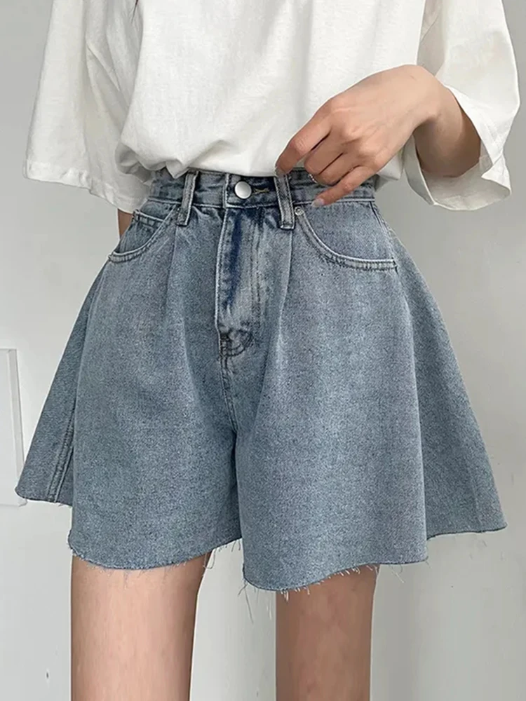 Свободные джинсовые шорты с высокой талией и широкими штанинами для женщин, лето 2024, новые поступления, уличная одежда в корейском стиле, синие джинсовые шорты с карманами
Свободные джинсовые шорты с высокой талией и широкими штанинами для женщин, лето 2024, новые поступления, уличная одежда в корейском стиле, синие джинсовые шорты с карманами