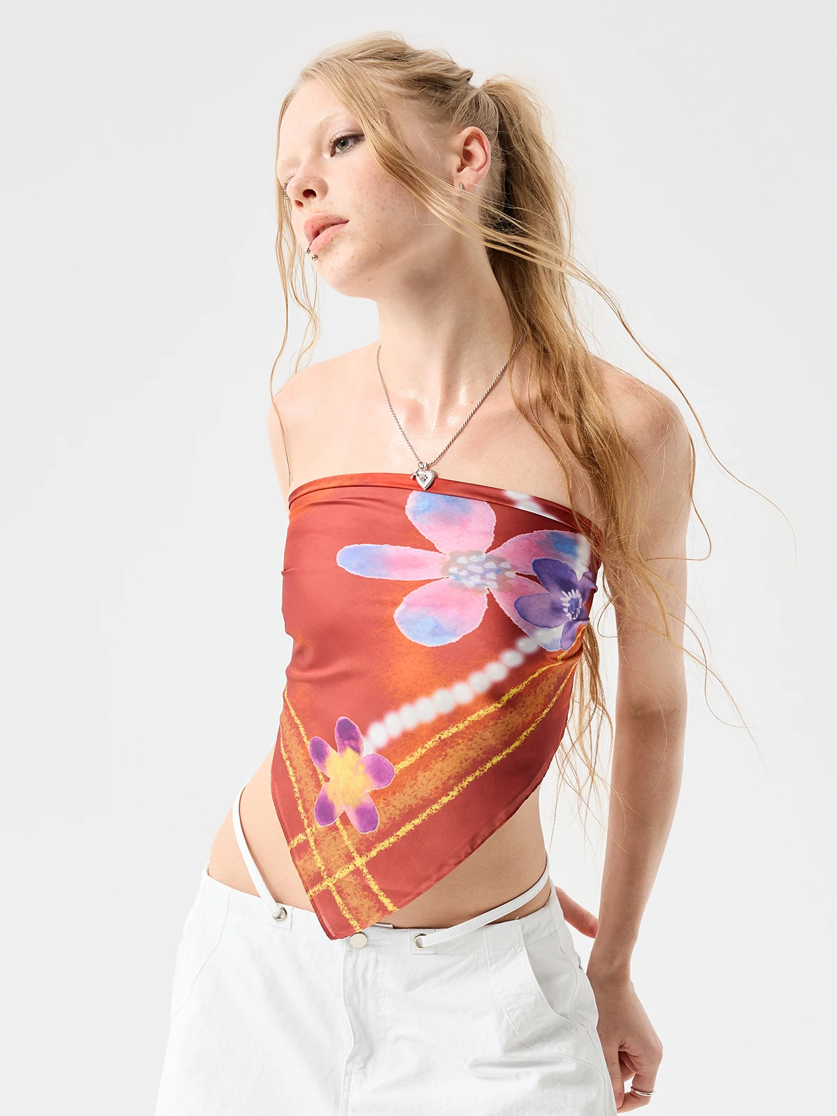 Medieval Temperament Square Scarf Begonia Hand-painted Smudged Chest-wrapped Atmosphere Millennium Silk Scarf
Medieval Temperament Square Scarf Begonia Hand-painted Smudged Chest-wrapped Atmosphere Millennium Silk Scarf