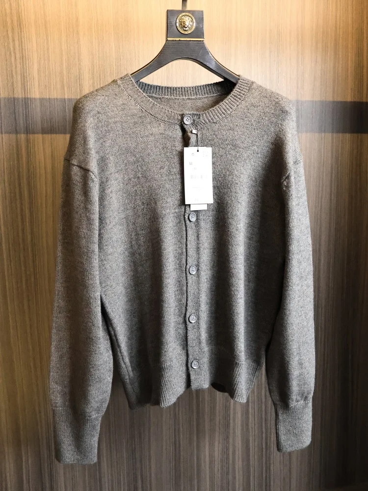 American Retro Men's Knitted Sweater Soft Comfortable Versatile round Neck Open Cardigan Spring Autumn Fashion Casual Urban S...
American Retro Men's Knitted Sweater Soft Comfortable Versatile round Neck Open Cardigan Spring Autumn Fashion Casual Urban S...