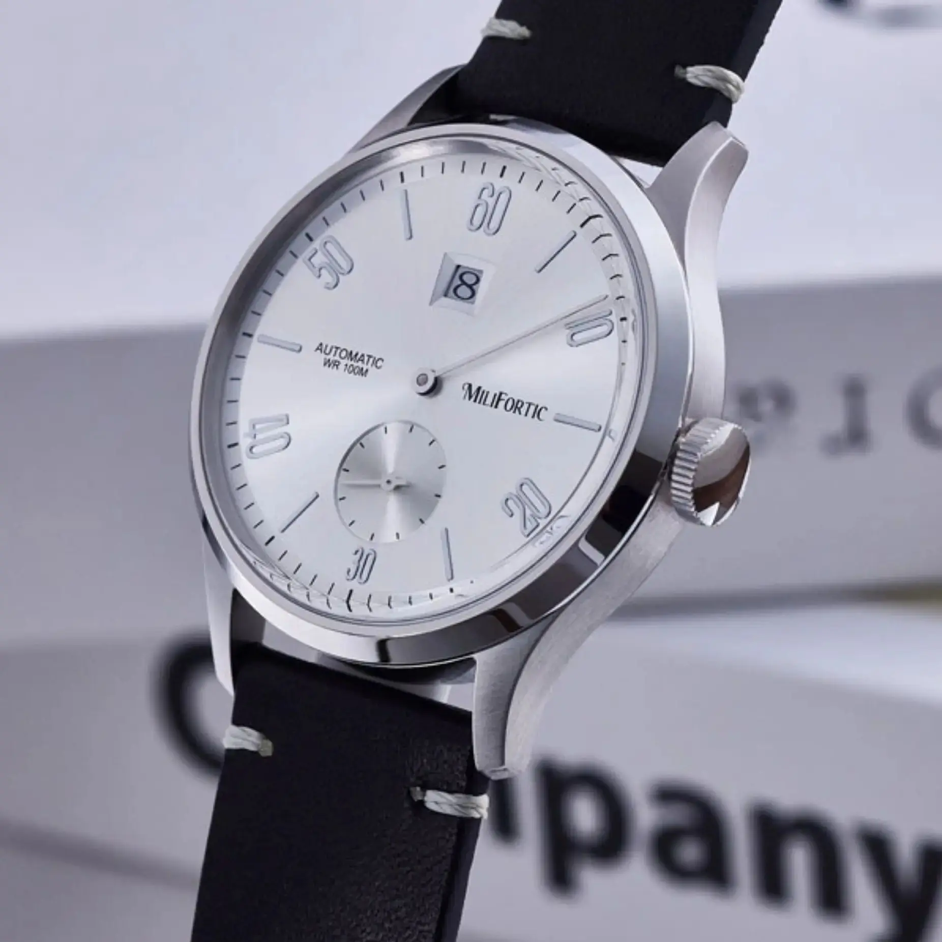 Мужские автоматические часы Milifortic Aviator 38 мм с функцией Jump Hour, механические наручные часы с сапфировым стеклом, механизм ST17
Мужские автоматические часы Milifortic Aviator 38 мм с функцией Jump Hour, механические наручные часы с сапфировым стеклом, механизм ST17
