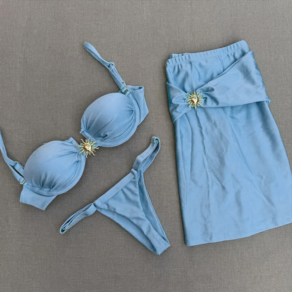 Three-piece Set 2025 New Bikini Sexy European and American Bikini Split Swimsuit Women's Suit
Three-piece Set 2025 New Bikini Sexy European and American Bikini Split Swimsuit Women's Suit