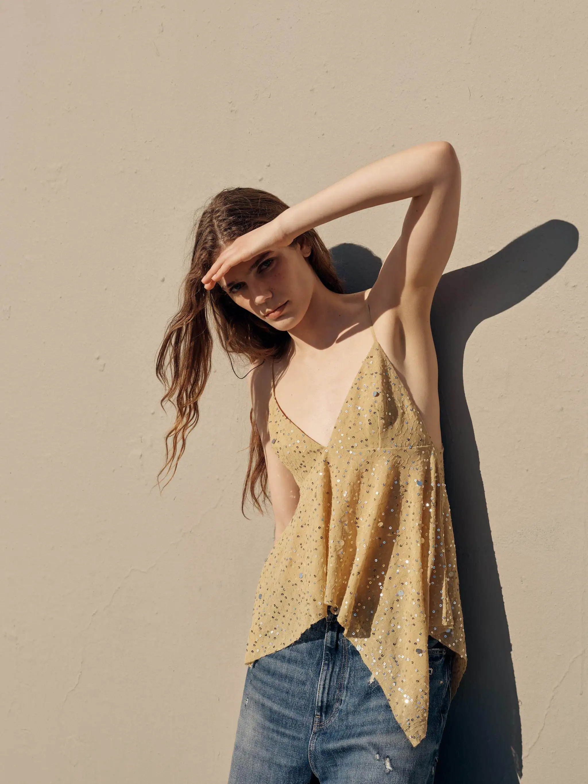 New Summer Women's Casual V-neck Bead Decoration Asymmetric Strap Top Ethnic Stage Costume 18-25 Years Old 2026 Summer
New Summer Women's Casual V-neck Bead Decoration Asymmetric Strap Top Ethnic Stage Costume 18-25 Years Old 2026 Summer