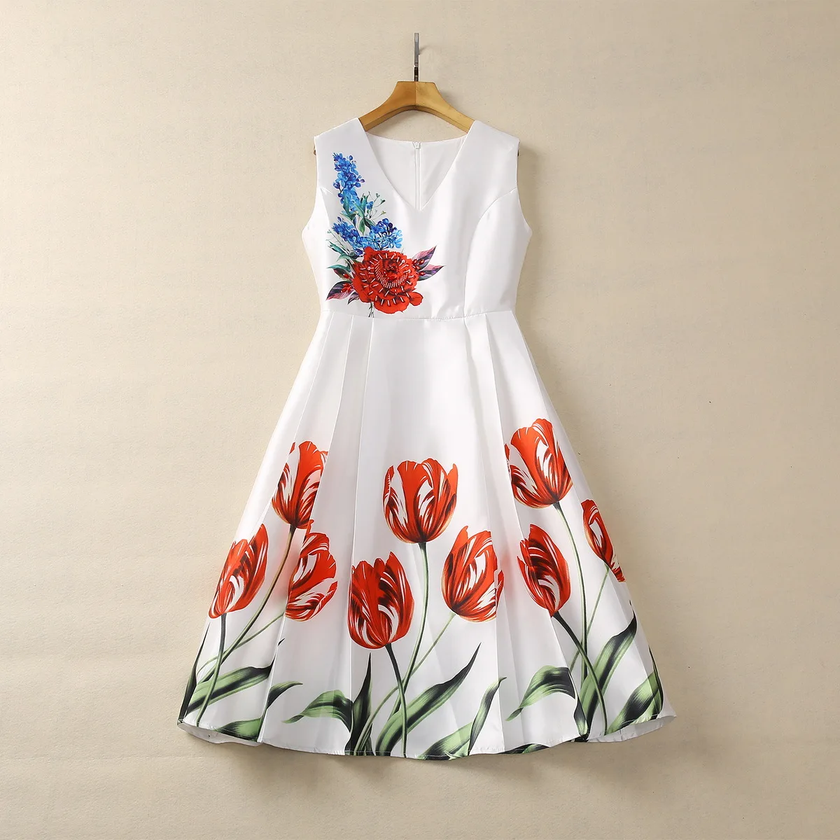 Europe and the United States women's 2024 winter new V-neck Sleeveless beaded flower print Fashion pleated dress
Europe and the United States women's 2024 winter new V-neck Sleeveless beaded flower print Fashion pleated dress