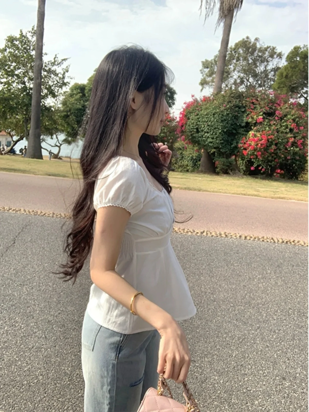 plus Size White irt Women's Summer 2025 New Doll Sle Slimming Meat Covering Top Sweet Sle Straight Tube Polyester Fiber
plus Size White irt Women's Summer 2025 New Doll Sle Slimming Meat Covering Top Sweet Sle Straight Tube Polyester Fiber