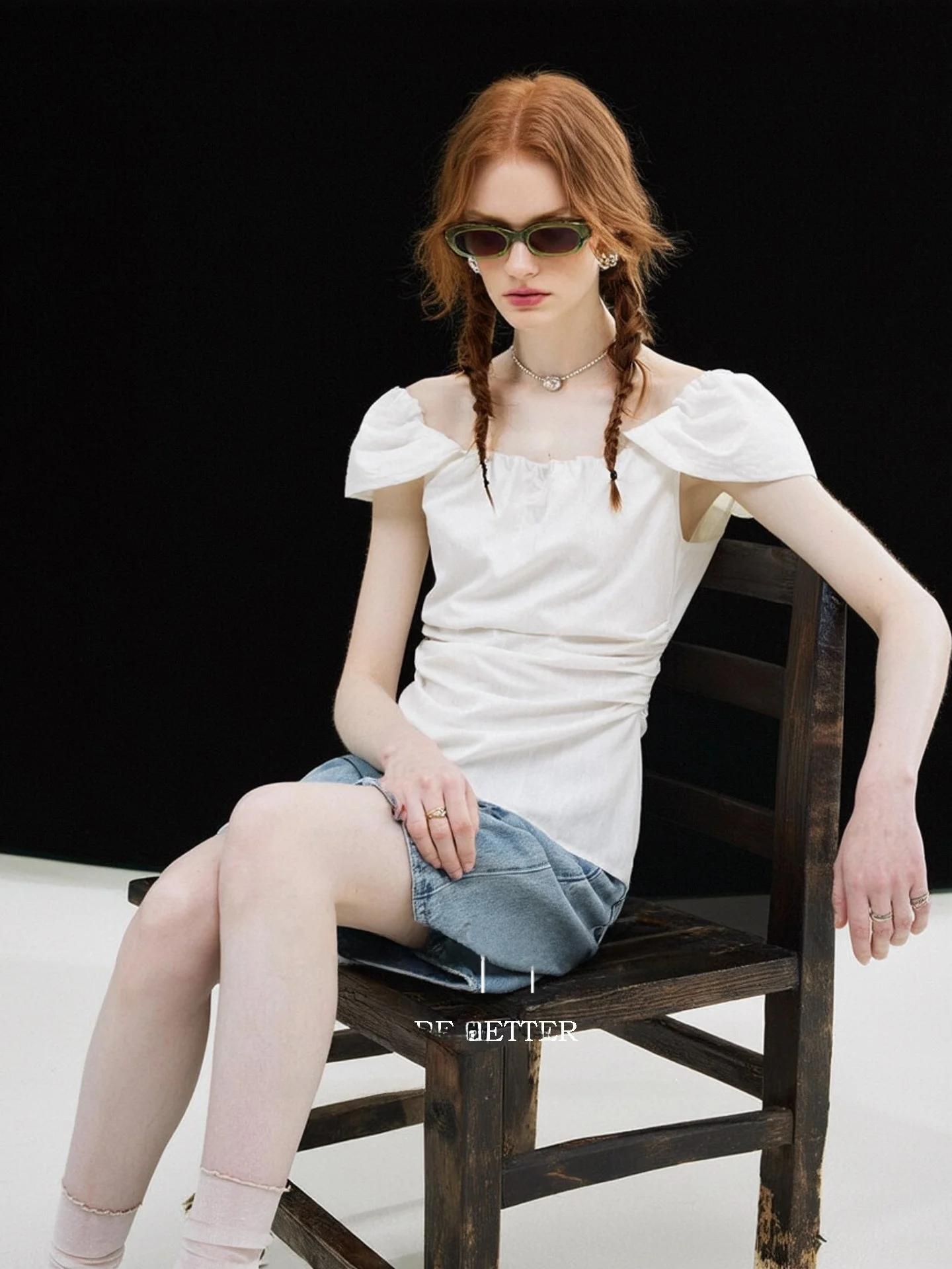 Huaappuw Pure Color Pleated Short Sleeve Women's T-shirt Summer New Design Sensation Fly Sleeve Top Trendy French Style
Huaappuw Pure Color Pleated Short Sleeve Women's T-shirt Summer New Design Sensation Fly Sleeve Top Trendy French Style