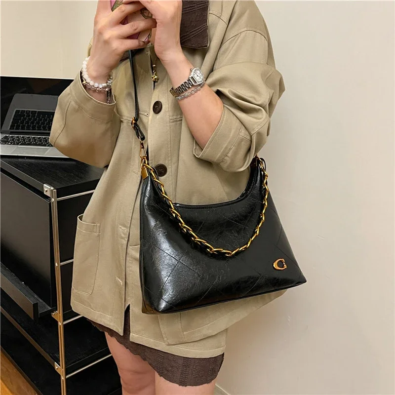 Шикарная простая кожаная большая сумка для женщин с уникальным минималистским дизайном, однотонная и большая вместительная сумка-шоппер
Шикарная простая кожаная большая сумка для женщин с уникальным минималистским дизайном, однотонная и большая вместительная сумка-шоппер