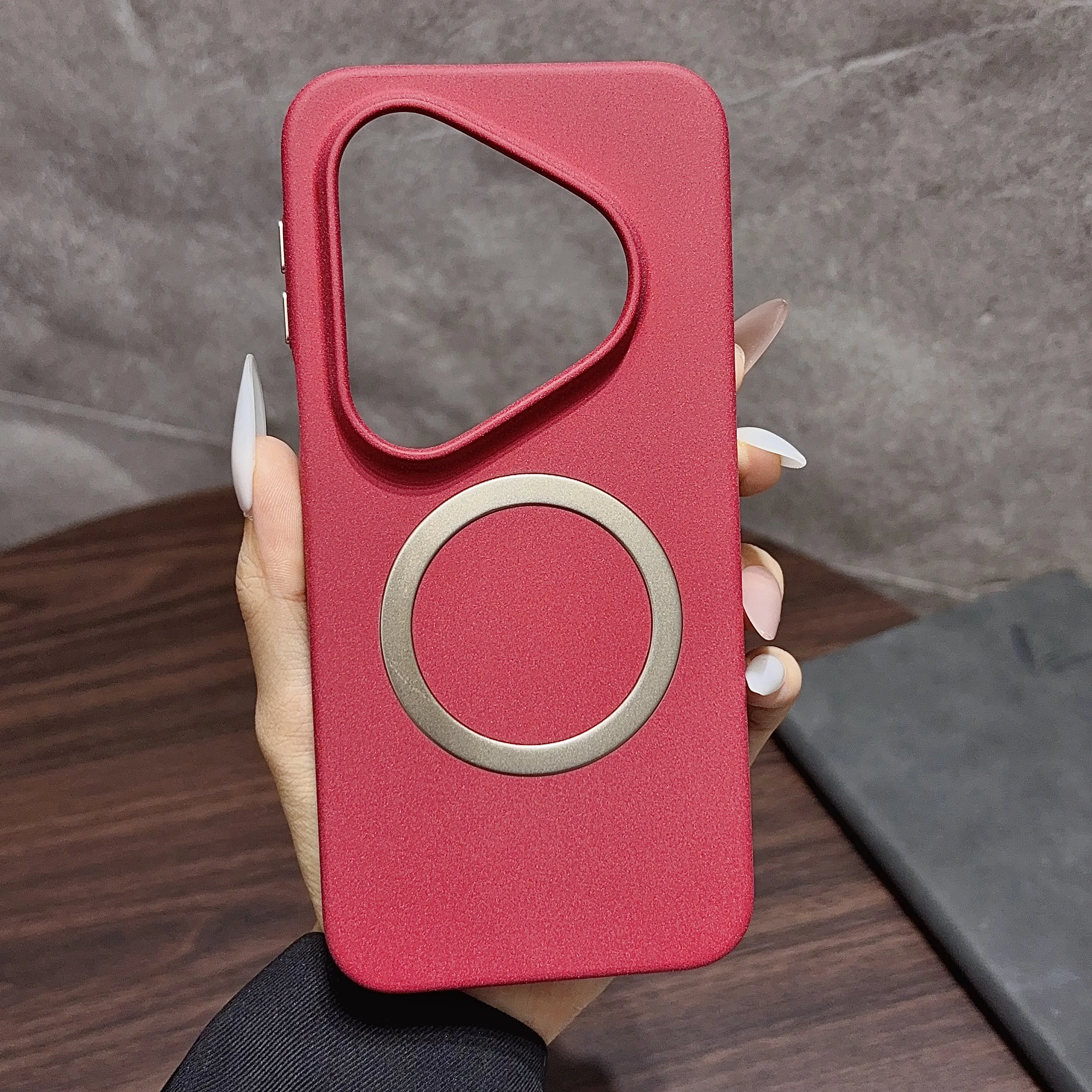 New Luxury Matte Magnetic Phone Case, Soft Edge Anti-drop Protective Cover for Huawei Pura 90 Pro Max
New Luxury Matte Magnetic Phone Case, Soft Edge Anti-drop Protective Cover for Huawei Pura 90 Pro Max