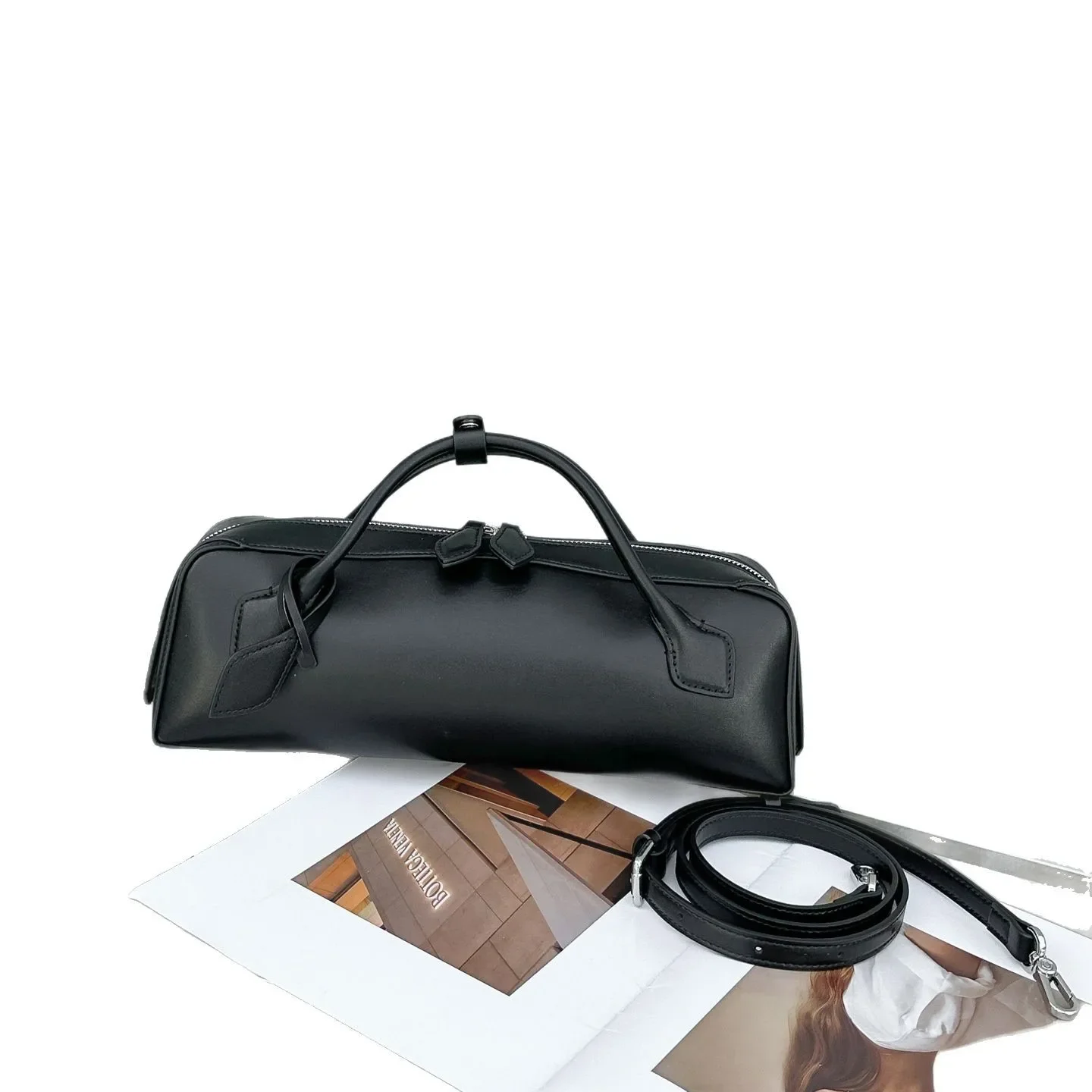 2025 New French Retro Sausage Underarm Bag Niche Design Simple Stick Bag, Fashionable Slim Rectangula Cowhide Handbag
2025 New French Retro Sausage Underarm Bag Niche Design Simple Stick Bag, Fashionable Slim Rectangula Cowhide Handbag