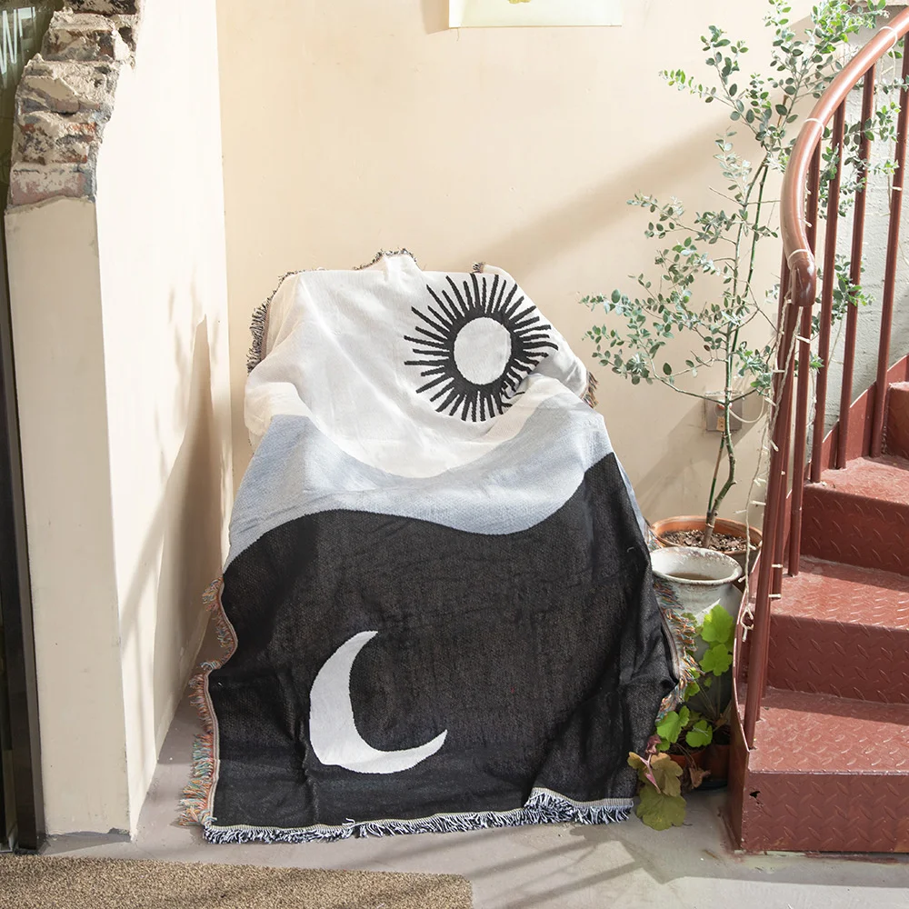 Camping blanket thread Blanket Sofa blanket Indian blanket outdoor camping thread blanket camping
Camping blanket thread Blanket Sofa blanket Indian blanket outdoor camping thread blanket camping