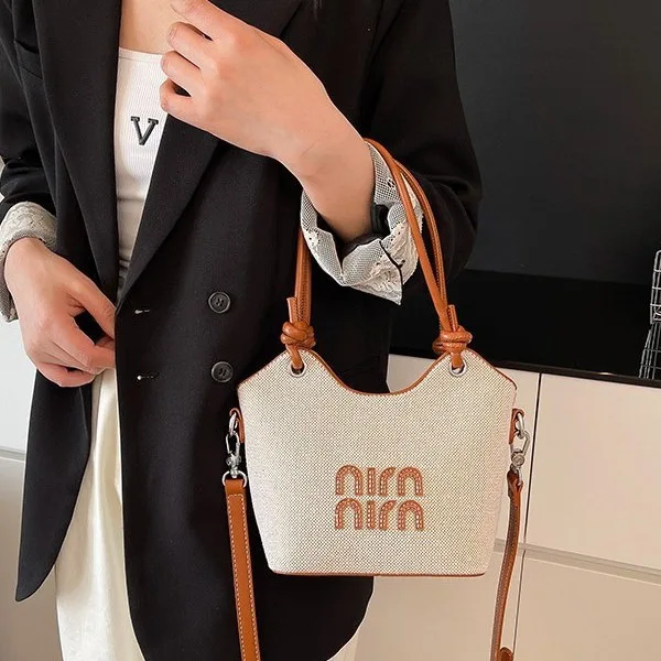 New 2025 INS Style Shoulder Bag - Korean Fashion Bucket Purse, Minimalist Lady Handbag 
New 2025 INS Style Shoulder Bag - Korean Fashion Bucket Purse, Minimalist Lady Handbag