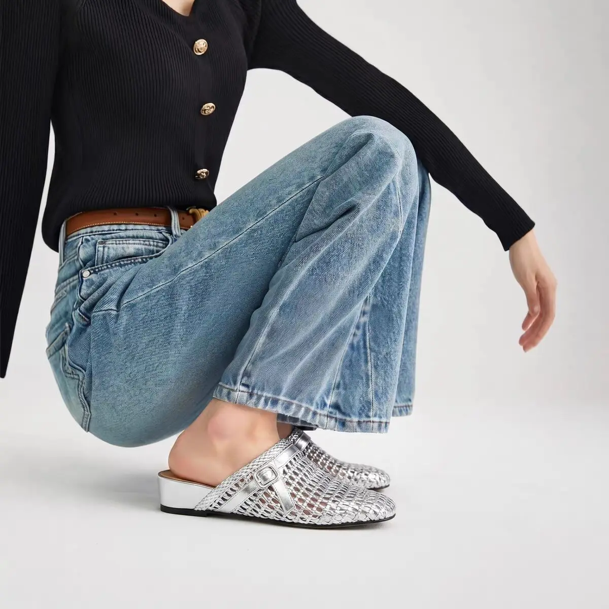 Summer 2026 New Women Slippers Retro Woven Breathable Sandals Cutout Semi-Slip Casual Slippers Wedge Women Shoes Slides Women
Summer 2026 New Women Slippers Retro Woven Breathable Sandals Cutout Semi-Slip Casual Slippers Wedge Women Shoes Slides Women