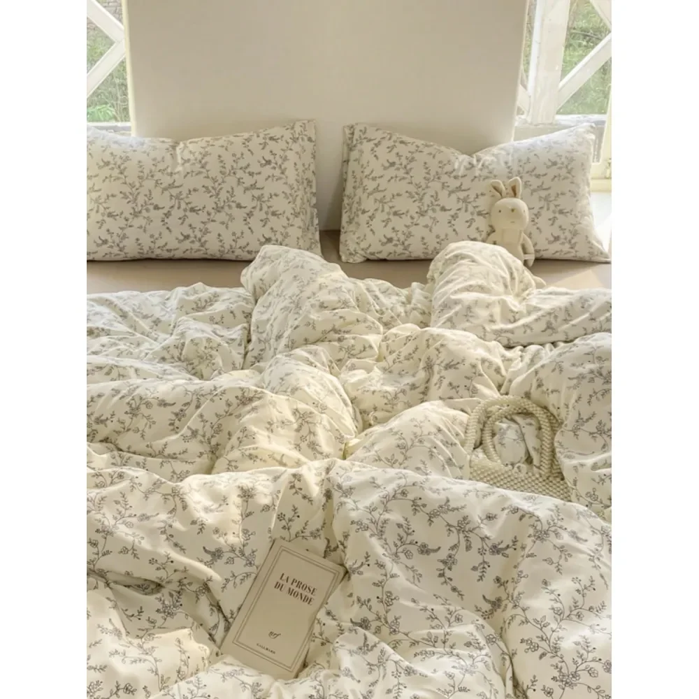 Floral Duvet Cover Set 1 Duvet Cover 1 Flat Sheet 2 Pillow Shams, Fresh Ditsy Floral, Gray Leaves, Solid Color Sheet, Comfortab
Floral Duvet Cover Set 1 Duvet Cover 1 Flat Sheet 2 Pillow Shams, Fresh Ditsy Floral, Gray Leaves, Solid Color Sheet, Comfortab