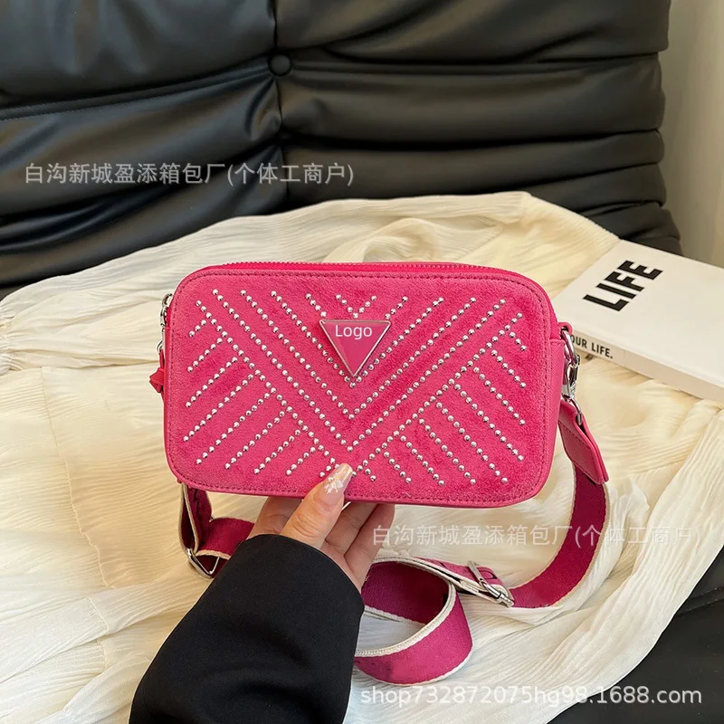 New Women's Bags with Diamonds Fashion Trend Rhombus Versatile Shoulder Small Square Bag Fashion Letter Messenger Bags
New Women's Bags with Diamonds Fashion Trend Rhombus Versatile Shoulder Small Square Bag Fashion Letter Messenger Bags