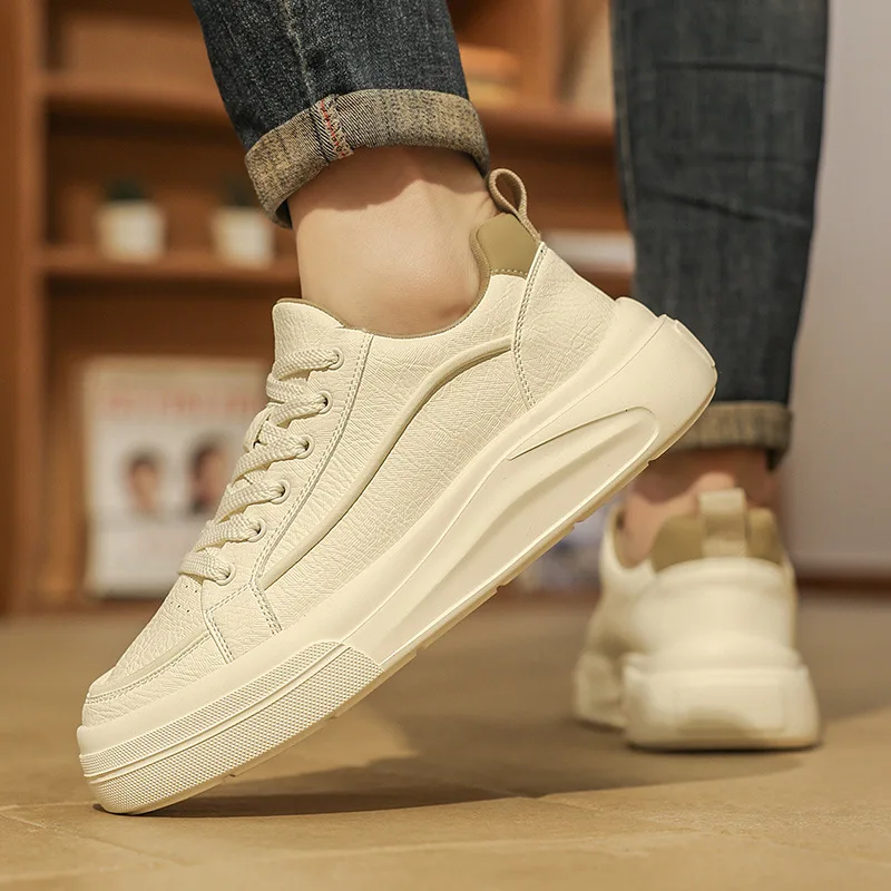 Новая мужская кожаная повседневная обувь, модная обувь для скейтбординга на плоской подошве, уличные крутые лоферы для молодых людей 
Новая мужская кожаная повседневная обувь, модная обувь для скейтбординга на плоской подошве, уличные крутые лоферы для молодых людей