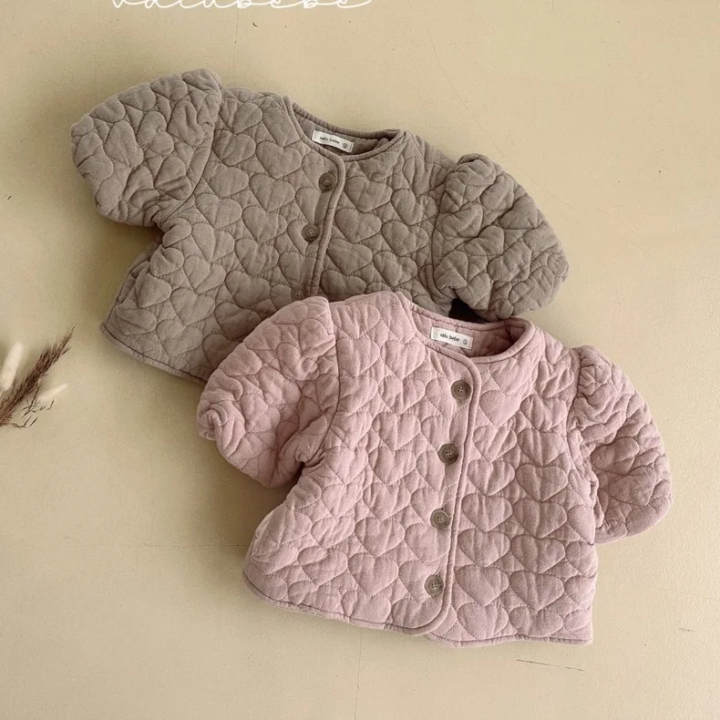 Winter clothing for infants and children, girls' jackets, Korean version children's clothing, baby outdoor wear, baby love jacke
Winter clothing for infants and children, girls' jackets, Korean version children's clothing, baby outdoor wear, baby love jacke