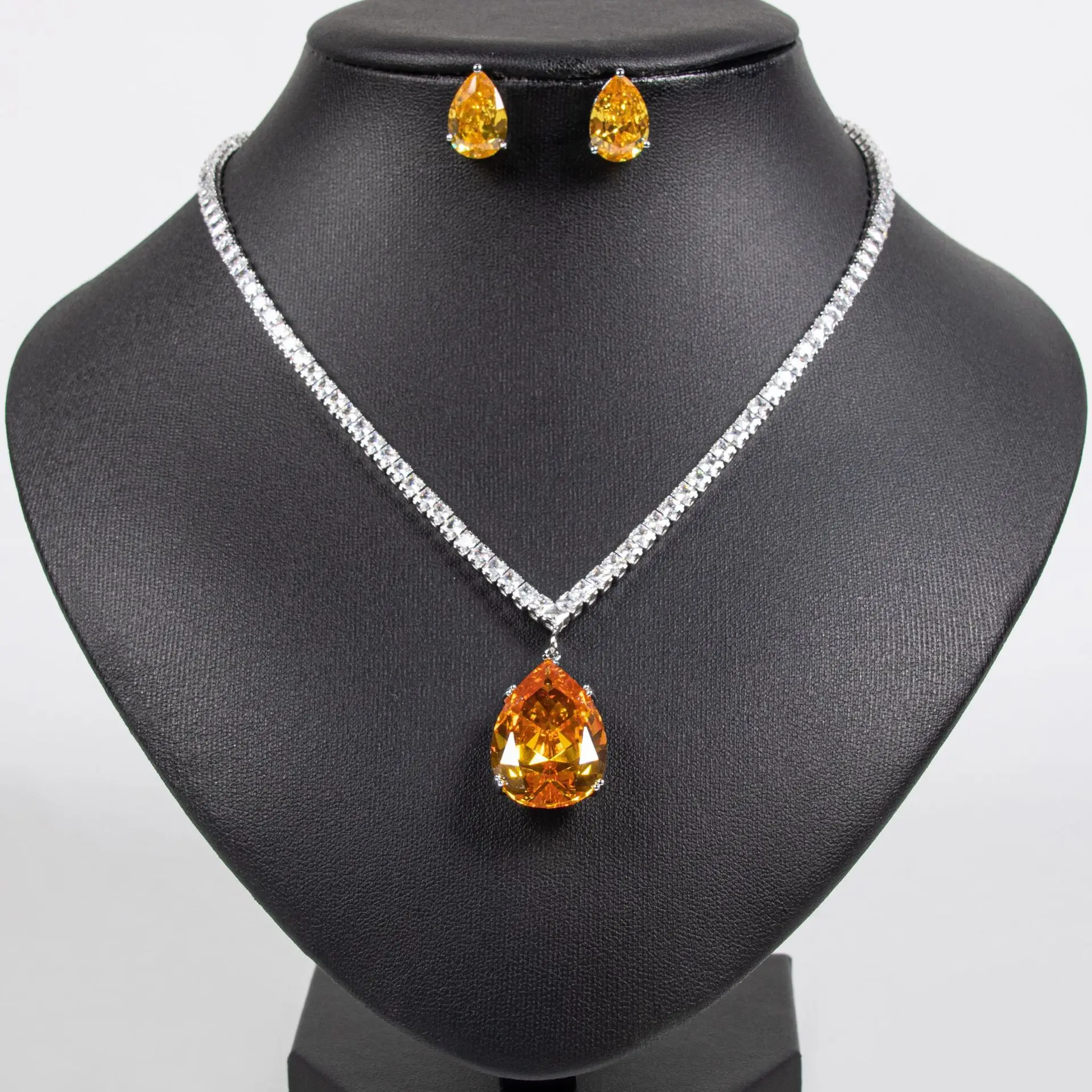Luxury Ladies Jewellery Set Summer Dresses Hundreds With Pieces Big Drops Necklace Earrings Party Evening Gift Wedding 2026
Luxury Ladies Jewellery Set Summer Dresses Hundreds With Pieces Big Drops Necklace Earrings Party Evening Gift Wedding 2026