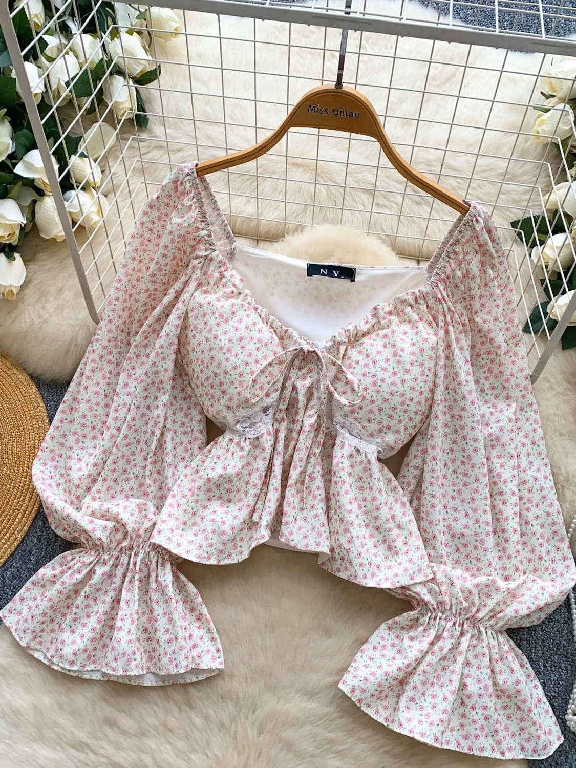 Ele с цветочным принтом на одно плечо Bell-Sve ort irt Женский модный топ в Корейском стиле Свободный крой Long Sve
Ele с цветочным принтом на одно плечо Bell-Sve ort irt Женский модный топ в Корейском стиле Свободный крой Long Sve