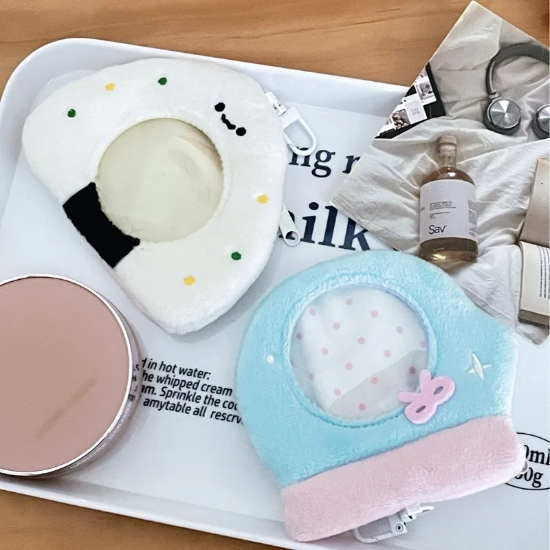 Cute Plush Badge Holder Case Korean Fashion Anime Pin Protective Keychain Pouch for Collectibles Kawaii Mini Ita Bag Decor
Cute Plush Badge Holder Case Korean Fashion Anime Pin Protective Keychain Pouch for Collectibles Kawaii Mini Ita Bag Decor